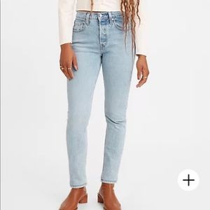 Brand New - never worn : Levis 501 skinny high rise fitted through hip and thigh